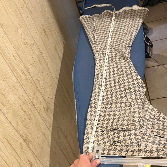 Rare houndstooth pattern Just Float on Printed Flare Jeans size 28 - Picture 9 of 10